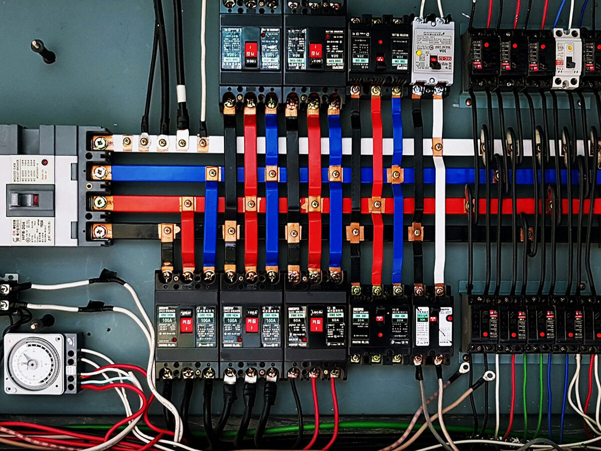 Spezialkoffer für elektronische Bauteile - bwh Koffer